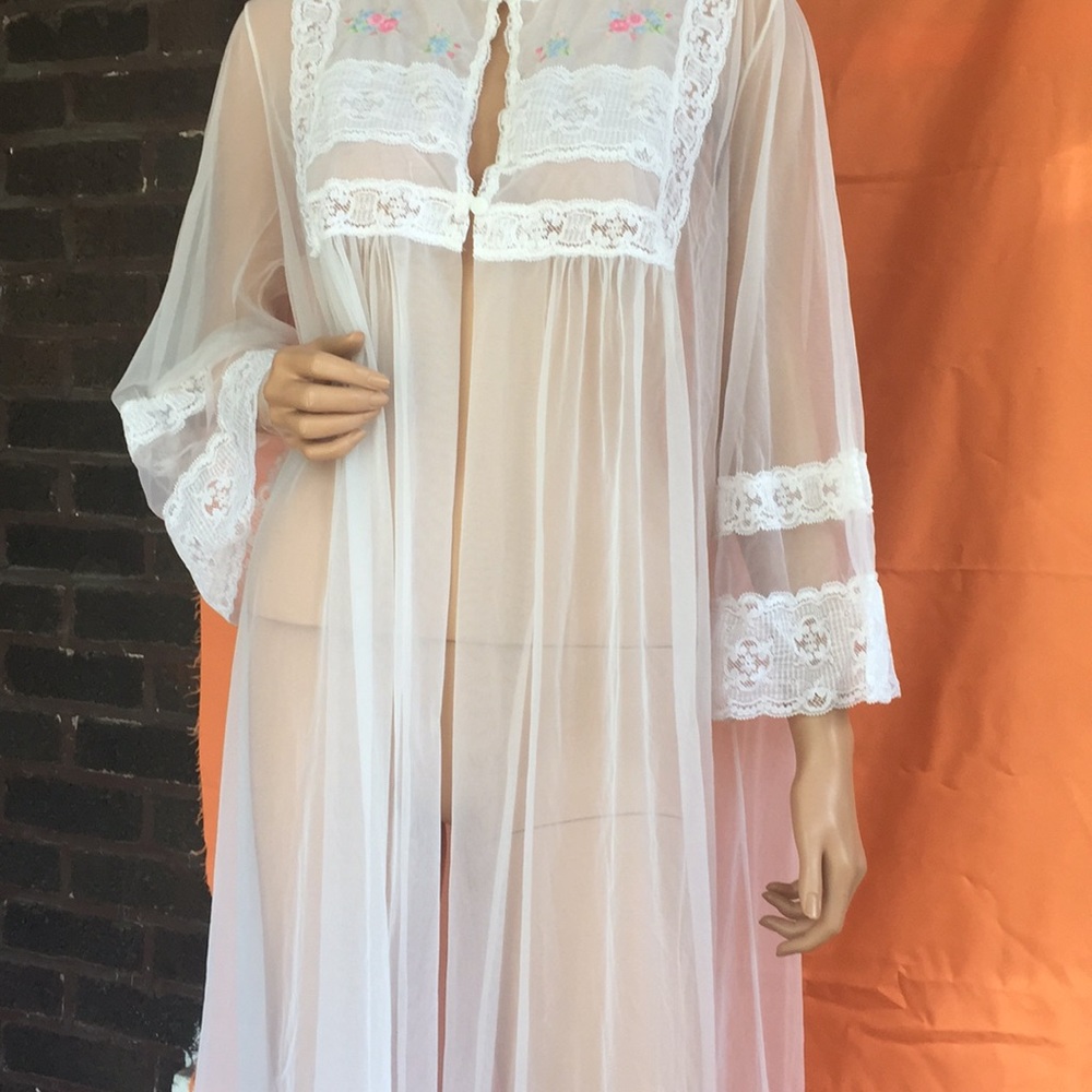 Vintage nightgown and robe set